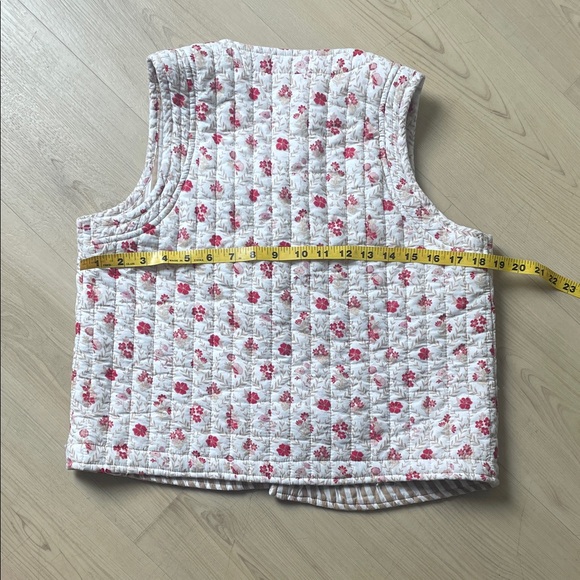 Floral Quilted Vest 100%cotton- Red and White - Picture 2 of 4